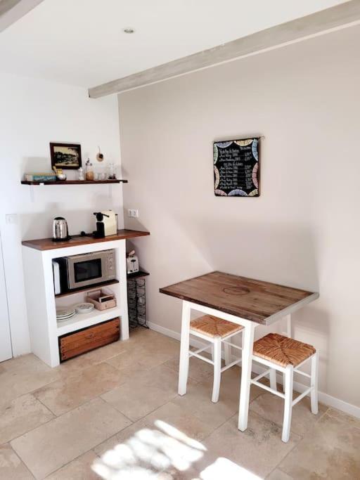 La Maison Blanche Intra-Muros Free Parking Aigues-Mortes Exterior photo