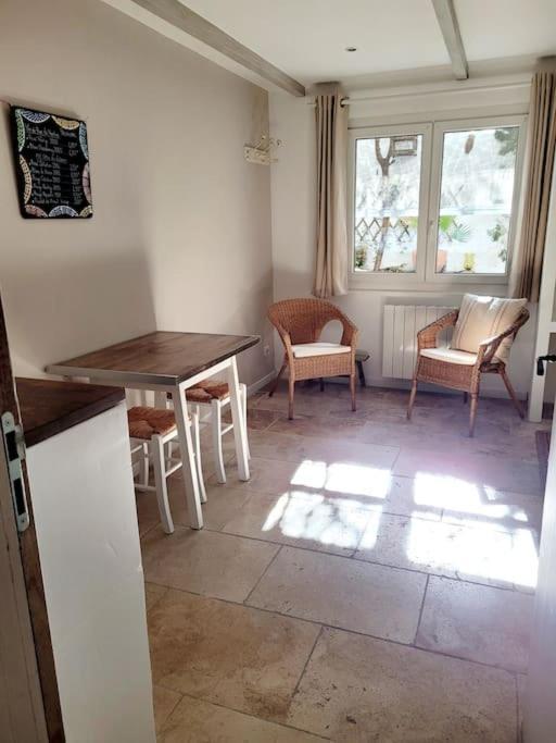 La Maison Blanche Intra-Muros Free Parking Aigues-Mortes Exterior photo