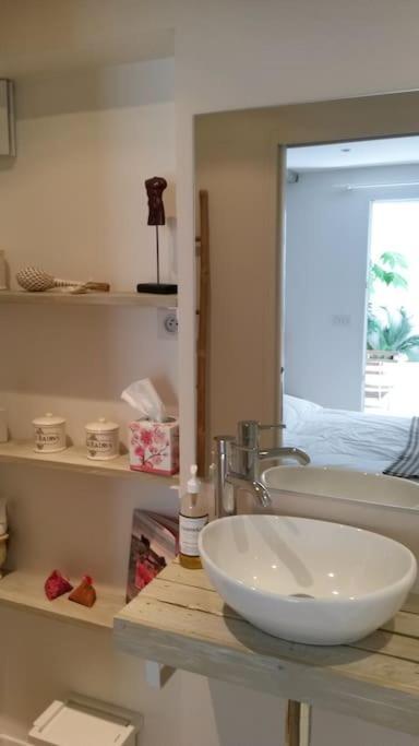 La Maison Blanche Intra-Muros Free Parking Aigues-Mortes Exterior photo
