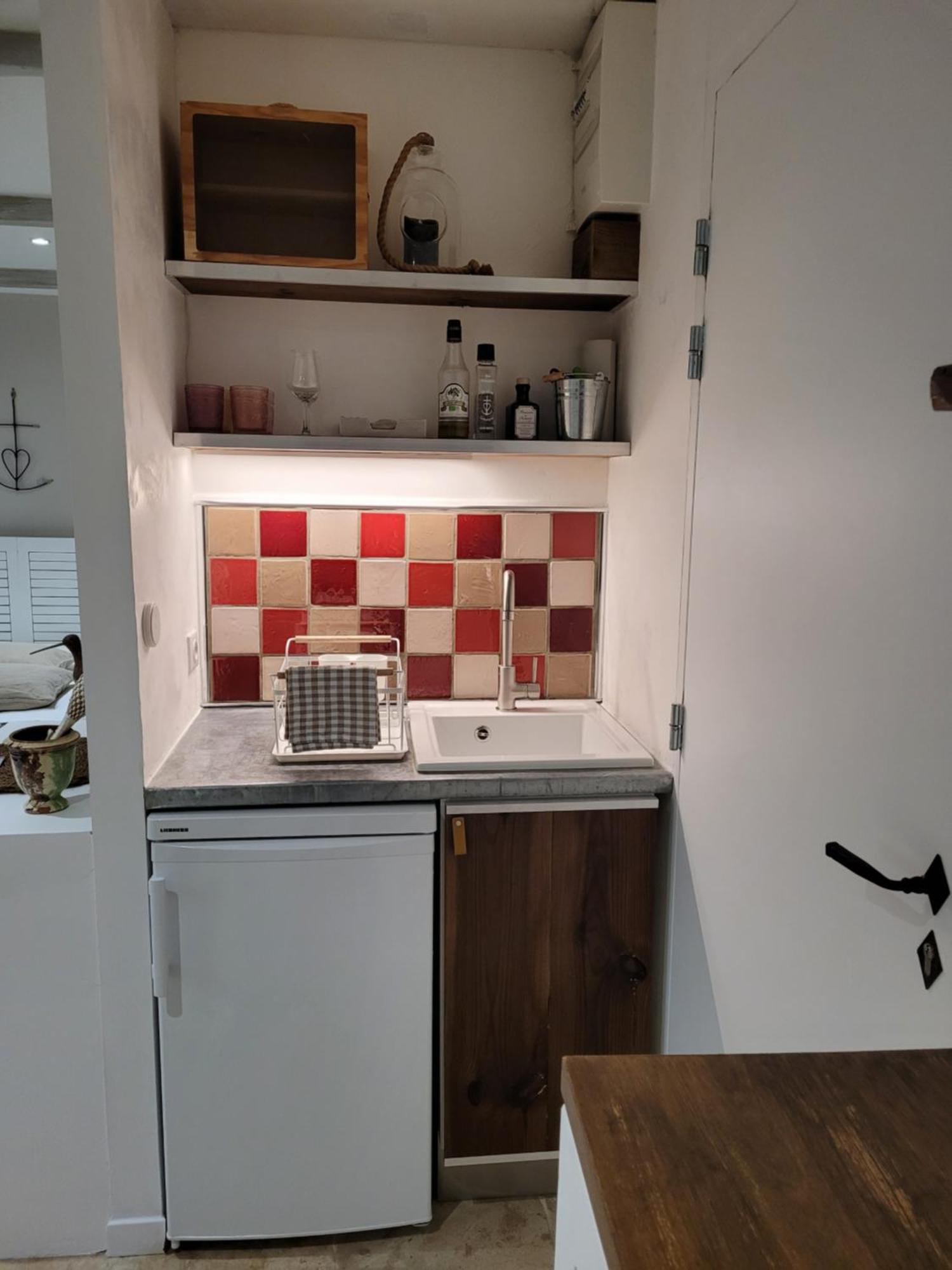 La Maison Blanche Intra-Muros Free Parking Aigues-Mortes Room photo
